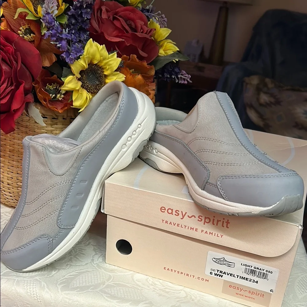 Easy Spirit Women's Traveltime Mules in Light gray.white sole - Picture 6 of 7
